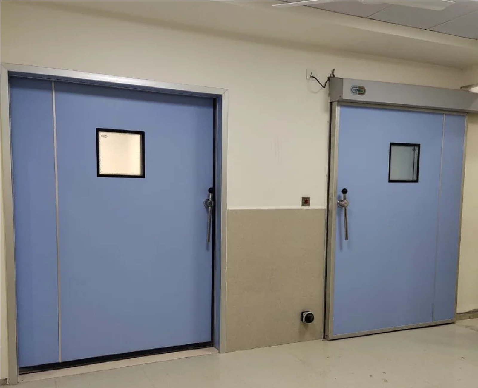HERMETIC MEDICAL DOOR
